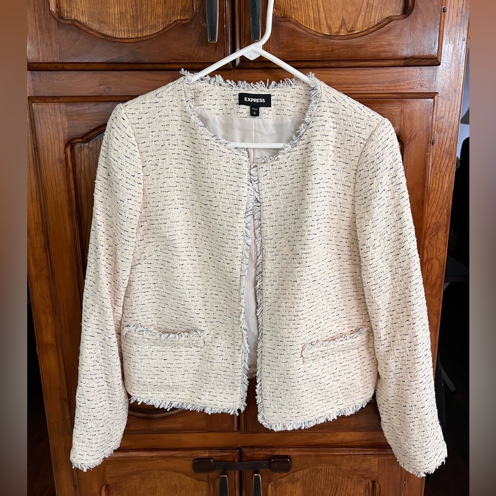 Express Women’s Cream Open Front Tweed Boucle Blazer! Size Large.